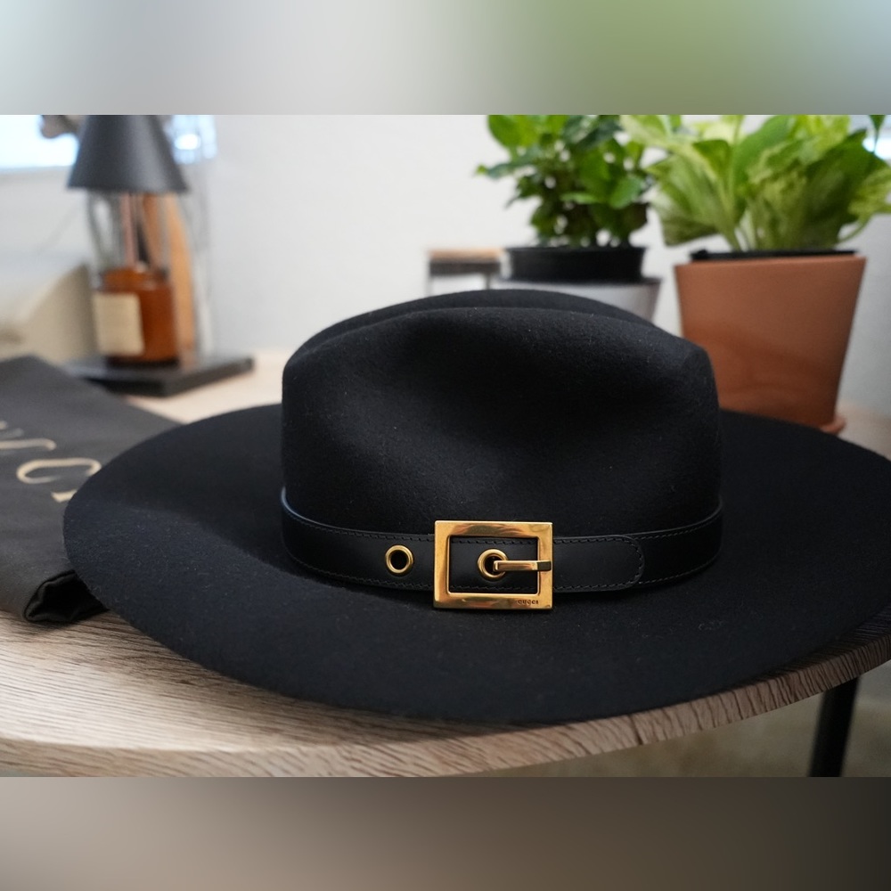 Mint Condition Gucci Wool Hat with Leather Belt - RARE - Picture 2 of 8
